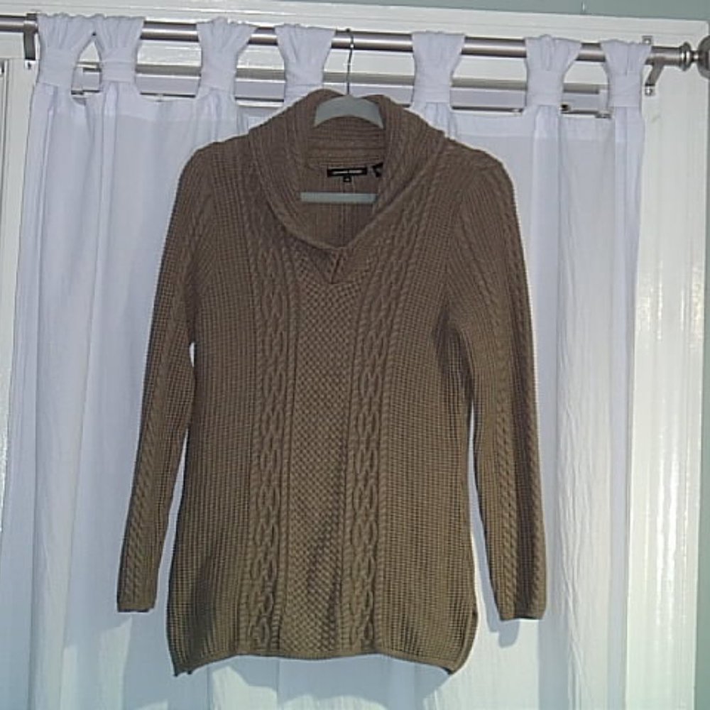 Women's Jeanne Pierre Size Med Cableknit Sweater